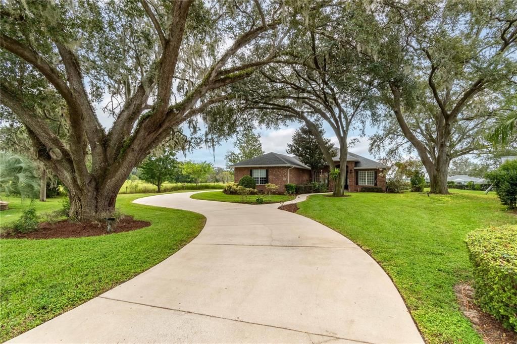 合同活跃: $445,000 (4 贝兹, 3 浴室, 2243 平方英尺)