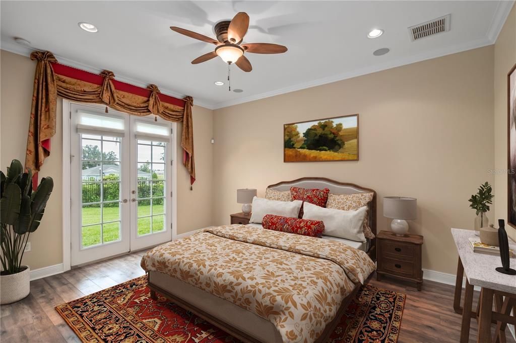 合同活跃: $445,000 (4 贝兹, 3 浴室, 2243 平方英尺)