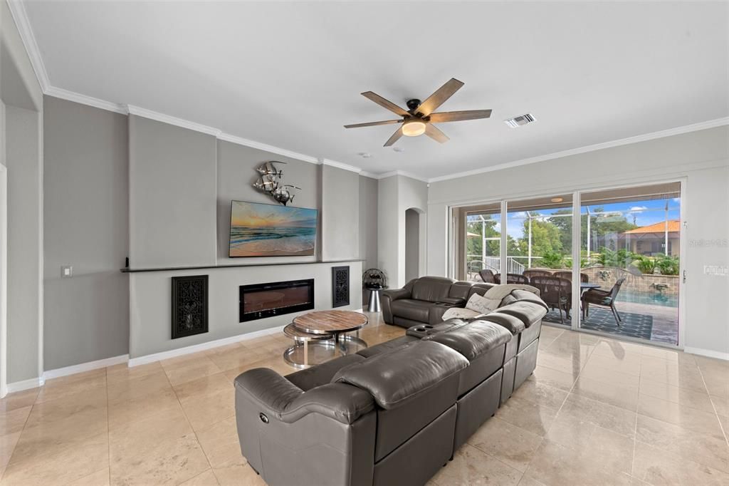 For Sale: $579,900 (3 beds, 2 baths, 2337 Square Feet)