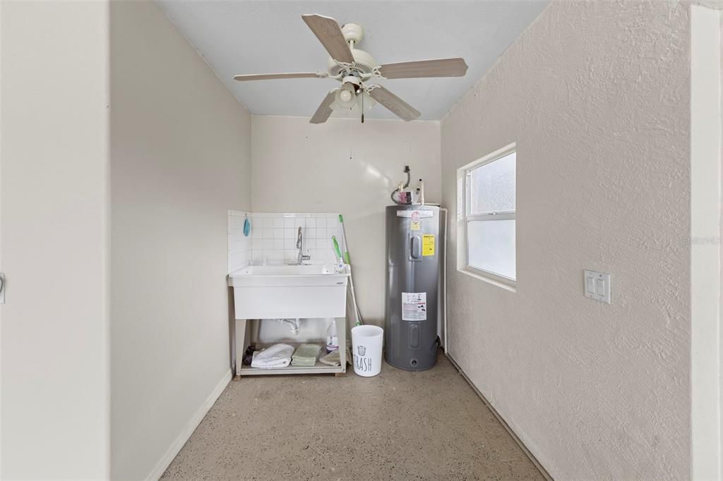 For Sale: $579,900 (3 beds, 2 baths, 2337 Square Feet)