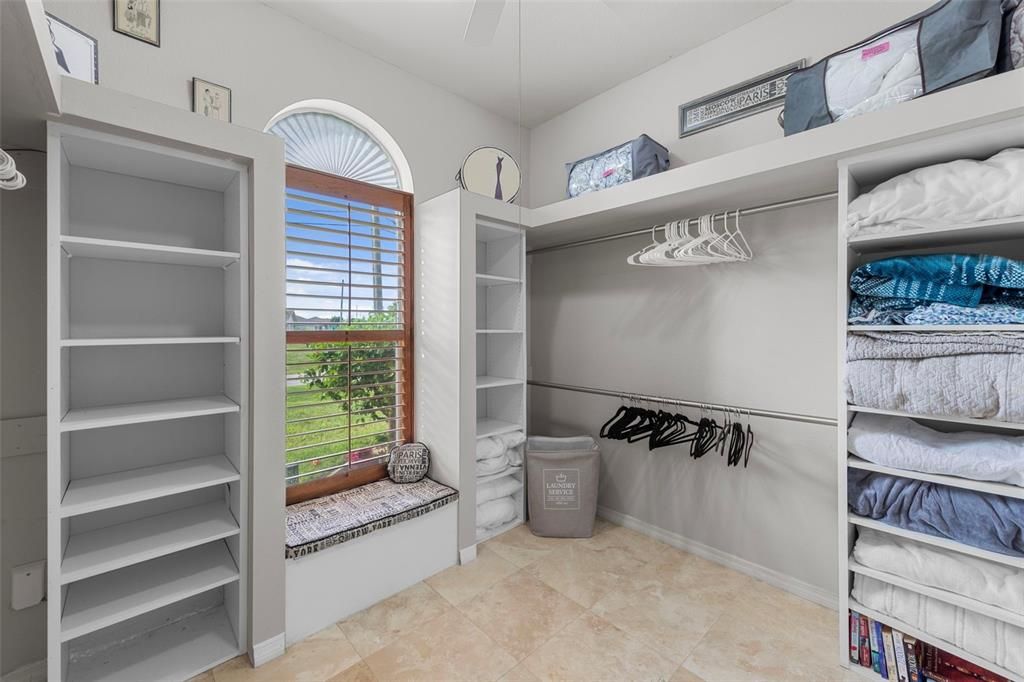 For Sale: $579,900 (3 beds, 2 baths, 2337 Square Feet)