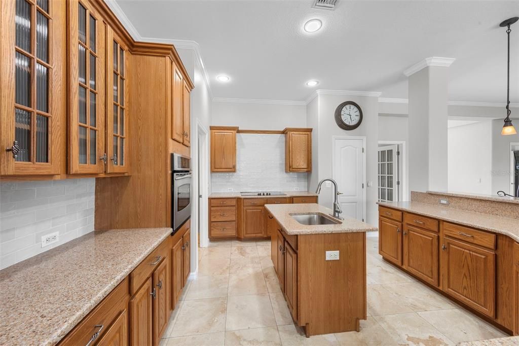 For Sale: $579,900 (3 beds, 2 baths, 2337 Square Feet)