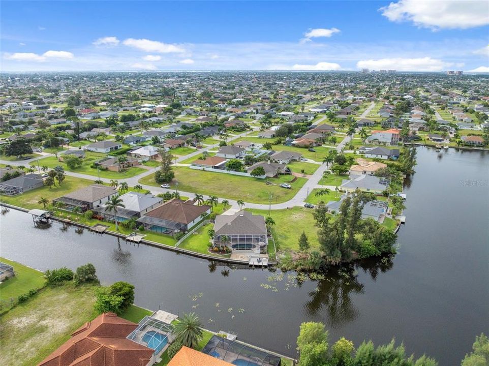 For Sale: $579,900 (3 beds, 2 baths, 2337 Square Feet)