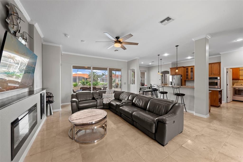 For Sale: $579,900 (3 beds, 2 baths, 2337 Square Feet)