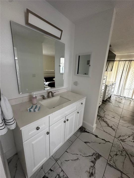 На продажу: $550,000 (4 спален, 0 ванн, 2086 Квадратных фут)