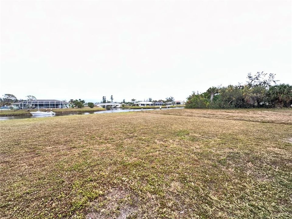 На продажу: $550,000 (4 спален, 0 ванн, 2086 Квадратных фут)