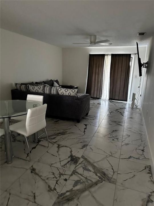 На продажу: $550,000 (4 спален, 0 ванн, 2086 Квадратных фут)