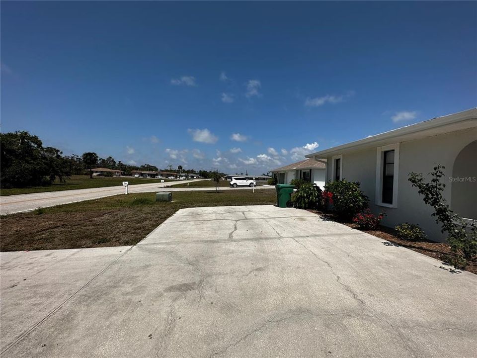 На продажу: $550,000 (4 спален, 0 ванн, 2086 Квадратных фут)