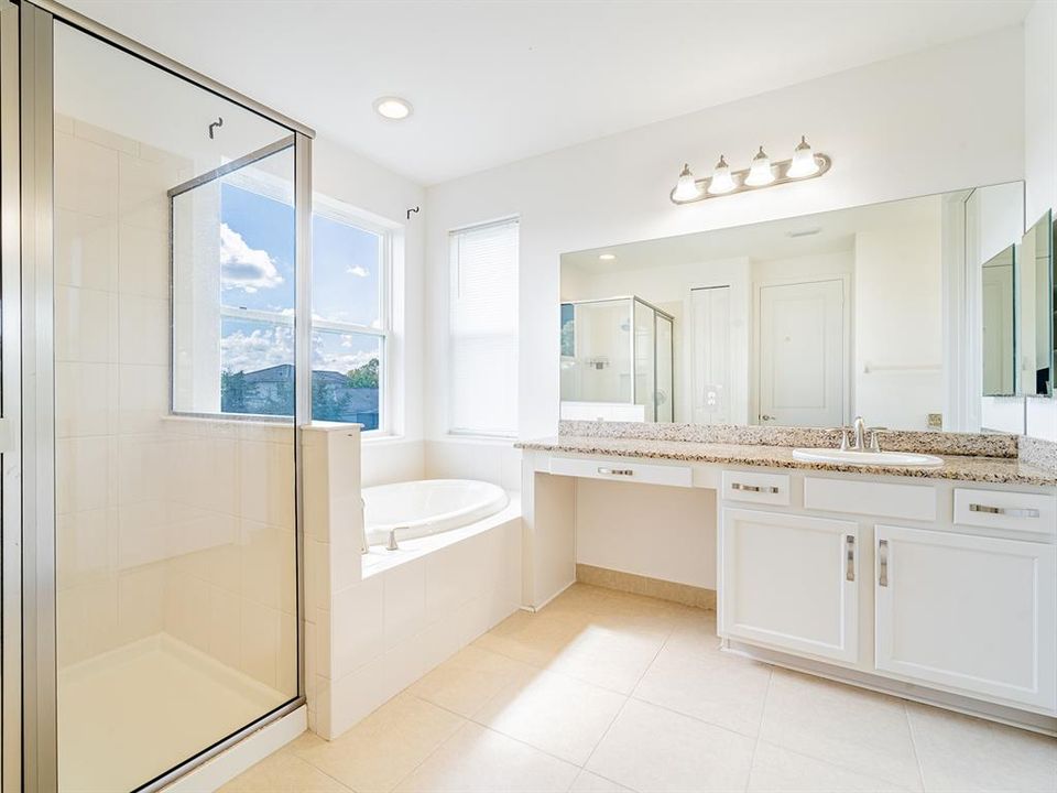 В аренду: $3,800 (5 спален, 4 ванн, 3381 Квадратных фут)