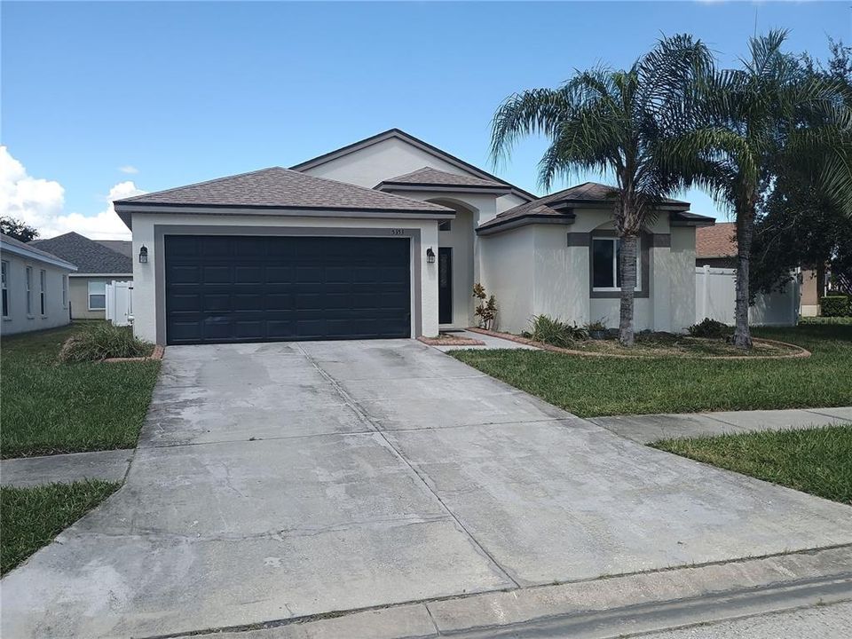 Recently Rented: $1,950 (3 beds, 2 baths, 1805 Square Feet)