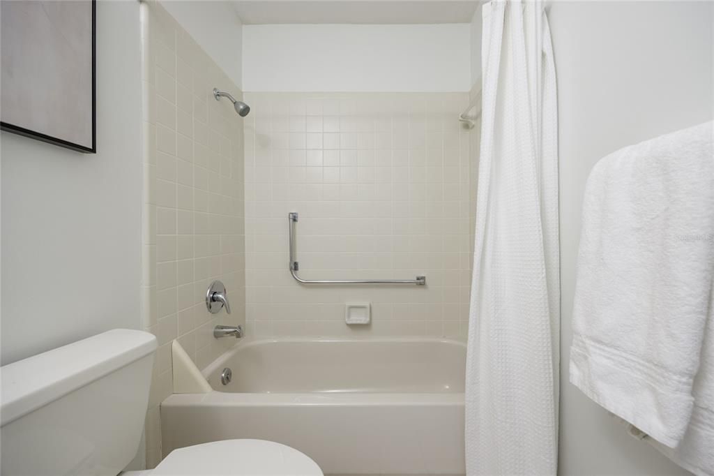 For Sale: $232,000 (2 beds, 2 baths, 1392 Square Feet)