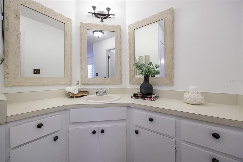 For Sale: $232,000 (2 beds, 2 baths, 1392 Square Feet)