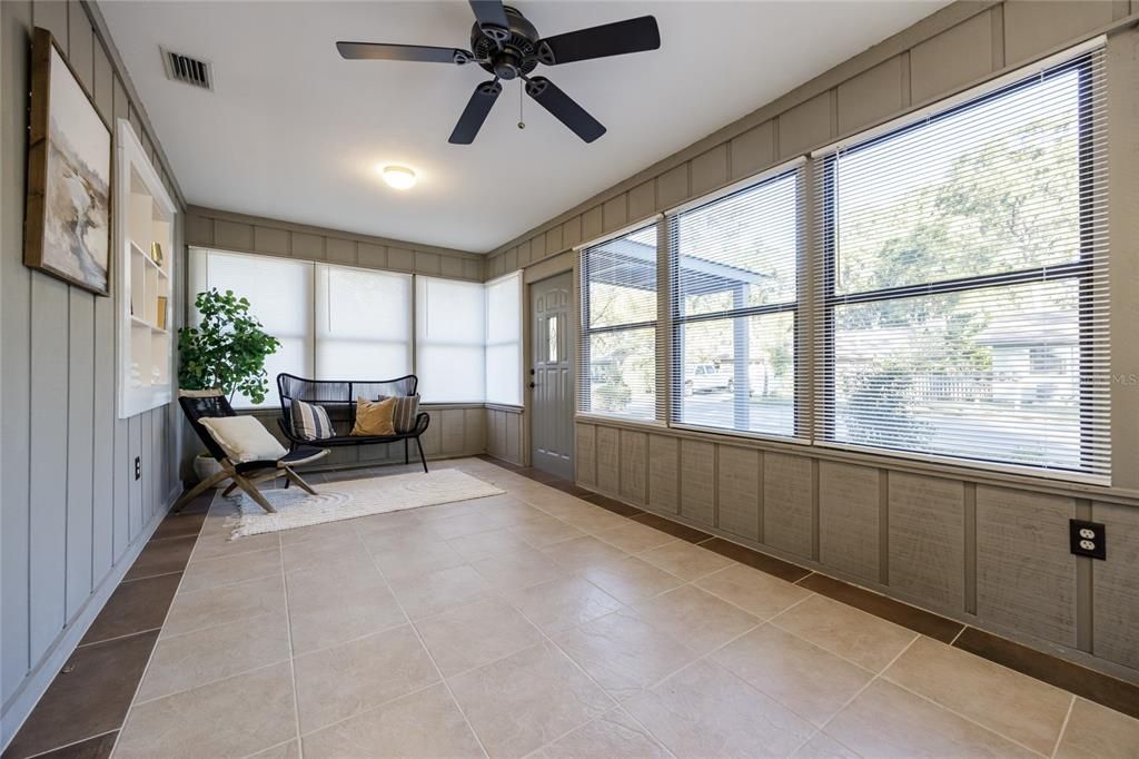 For Sale: $232,000 (2 beds, 2 baths, 1392 Square Feet)