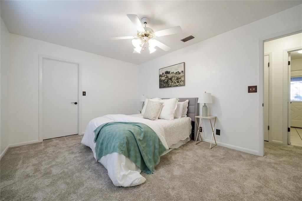 For Sale: $232,000 (2 beds, 2 baths, 1392 Square Feet)