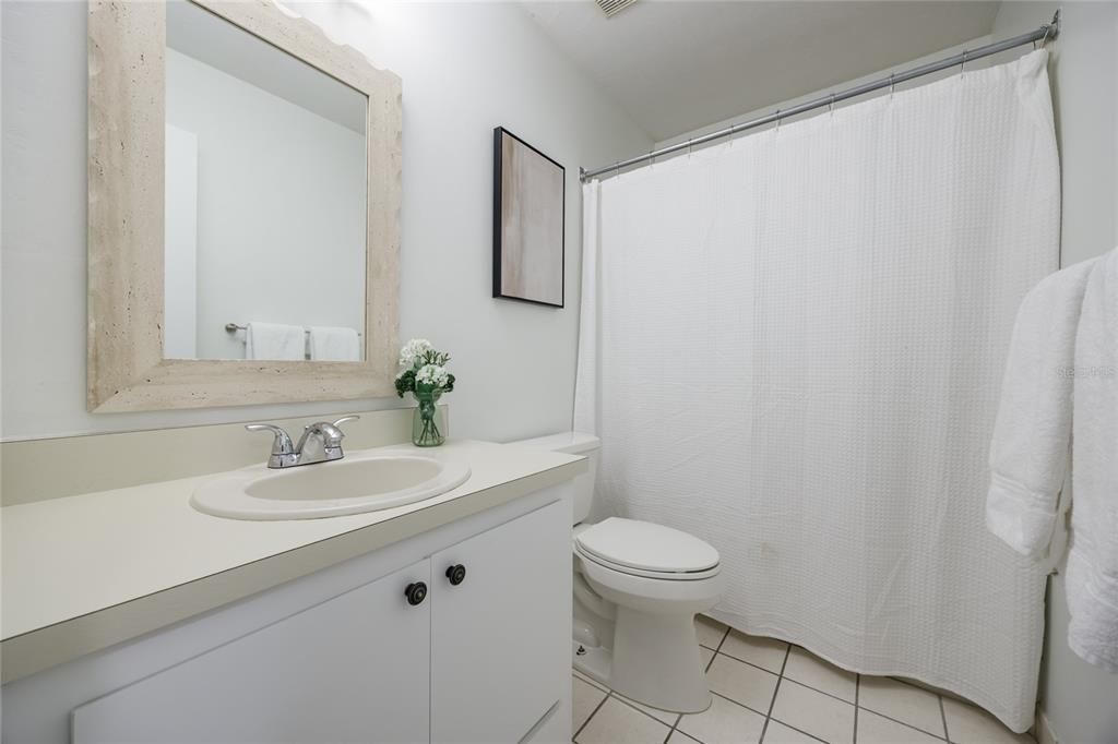 For Sale: $232,000 (2 beds, 2 baths, 1392 Square Feet)