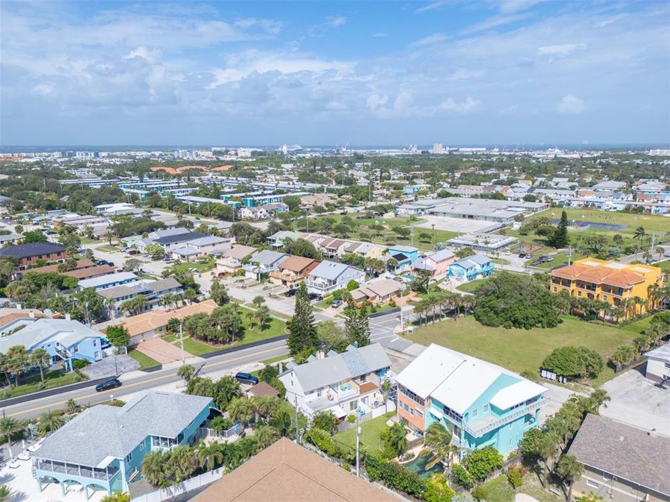 For Sale: $415,000 (2 beds, 2 baths, 1104 Square Feet)