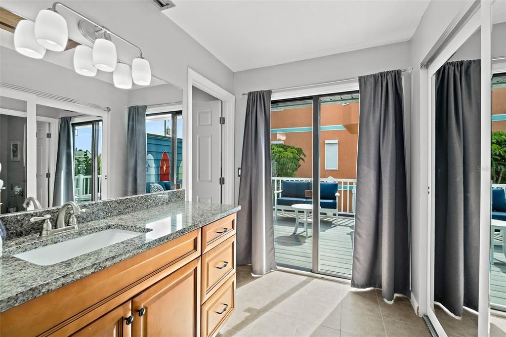 For Sale: $415,000 (2 beds, 2 baths, 1104 Square Feet)