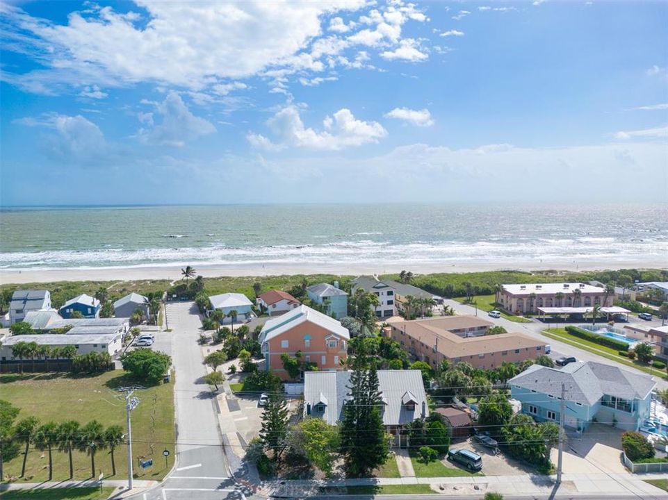 For Sale: $415,000 (2 beds, 2 baths, 1104 Square Feet)