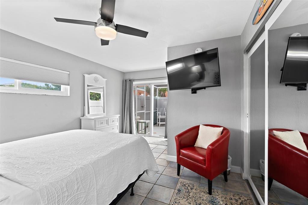 For Sale: $415,000 (2 beds, 2 baths, 1104 Square Feet)