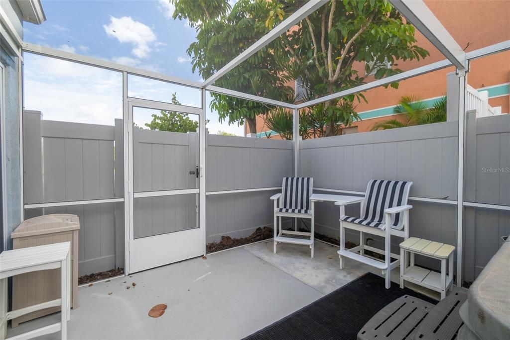 For Sale: $415,000 (2 beds, 2 baths, 1104 Square Feet)