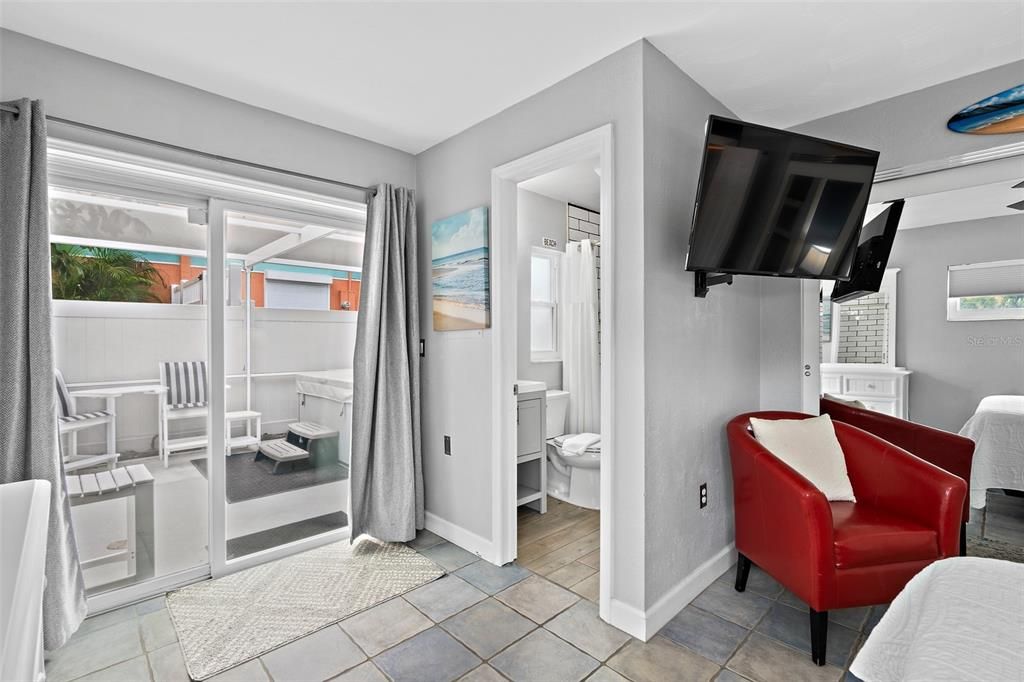 For Sale: $415,000 (2 beds, 2 baths, 1104 Square Feet)