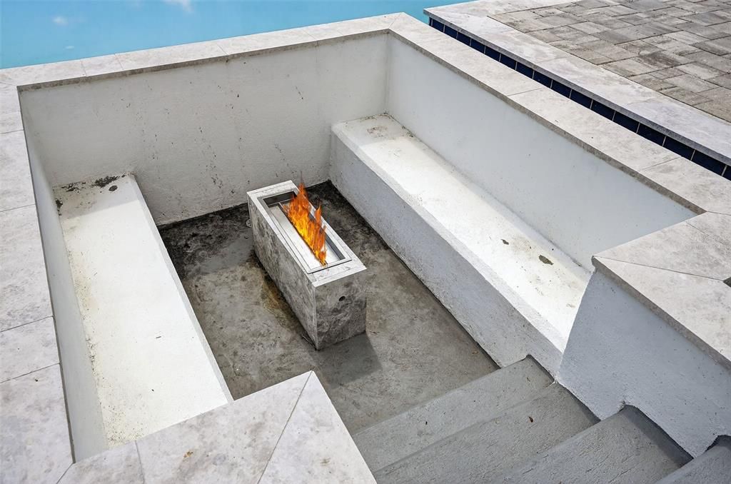 Active With Contract: $1,949,000 (7 beds, 5 baths, 6396 Square Feet)