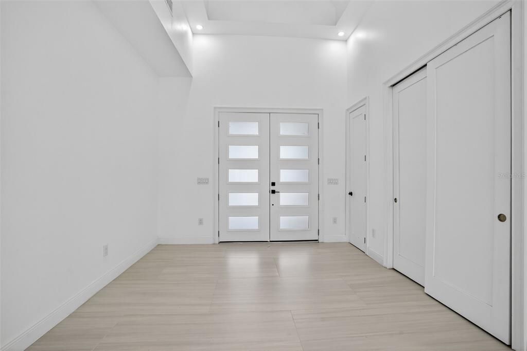 Active With Contract: $1,949,000 (7 beds, 5 baths, 6396 Square Feet)