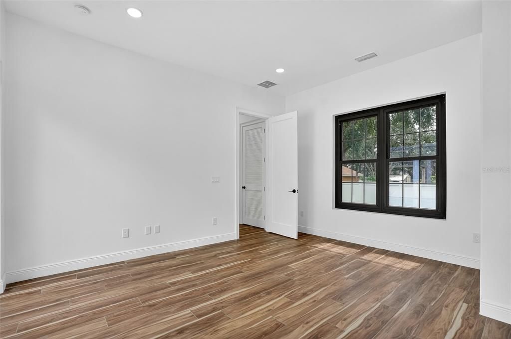 Active With Contract: $1,949,000 (7 beds, 5 baths, 6396 Square Feet)