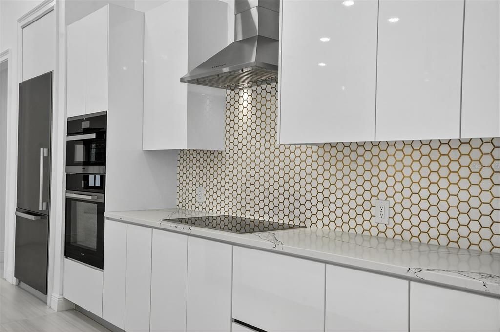 Active With Contract: $1,949,000 (7 beds, 5 baths, 6396 Square Feet)