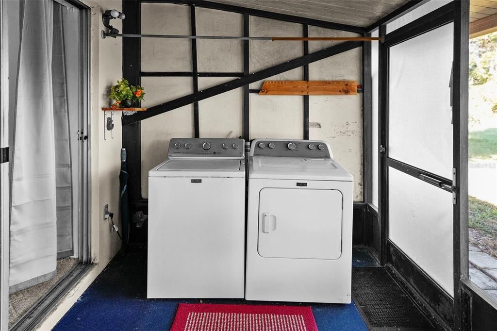 合同活跃: $107,500 (1 贝兹, 1 浴室, 593 平方英尺)