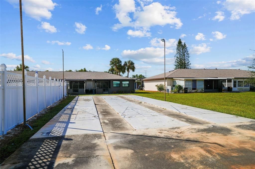 合同活跃: $107,500 (1 贝兹, 1 浴室, 593 平方英尺)