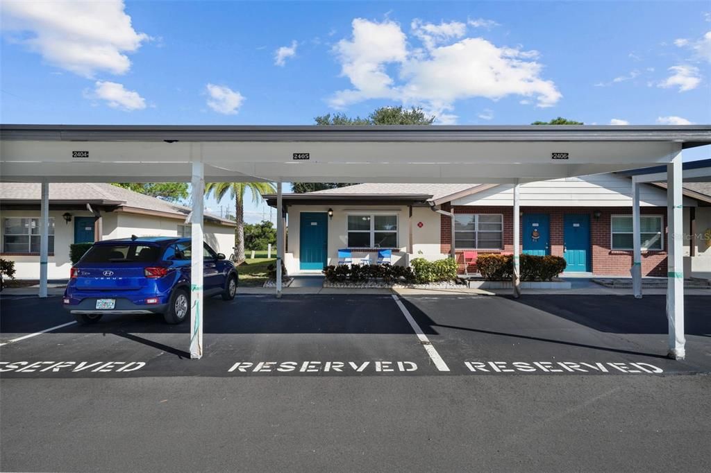 合同活跃: $107,500 (1 贝兹, 1 浴室, 593 平方英尺)