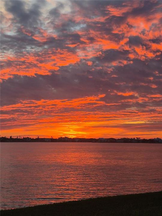 En Venta: $269,000 (2 camas, 2 baños, 1045 Pies cuadrados)