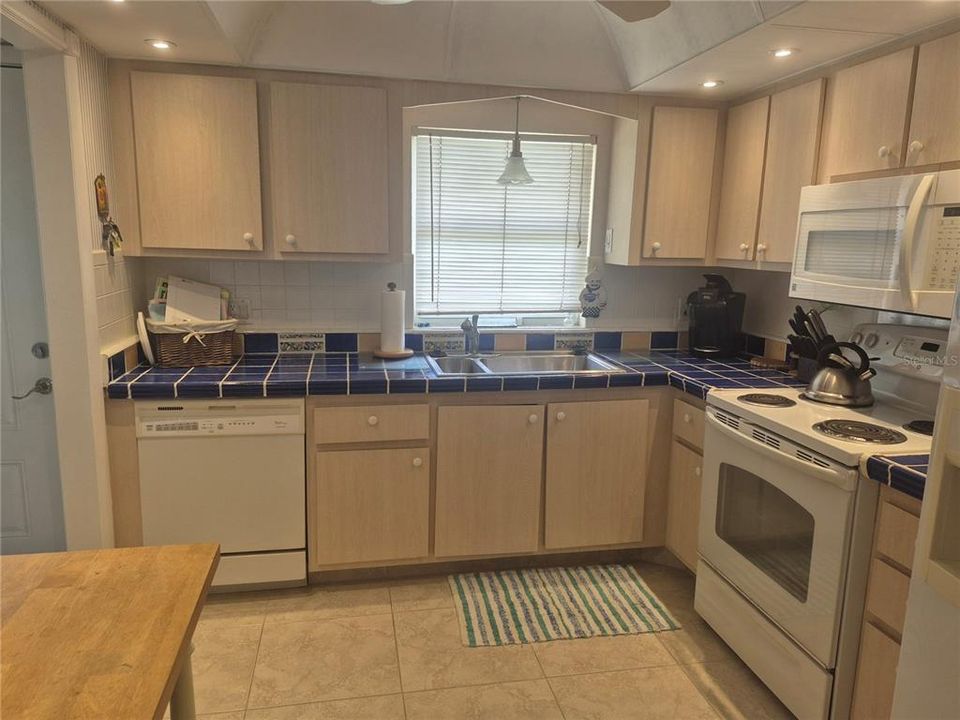 En Venta: $269,000 (2 camas, 2 baños, 1045 Pies cuadrados)