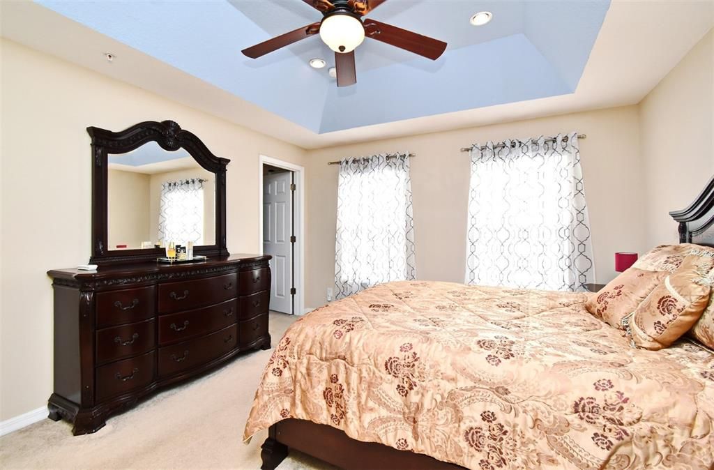 En Venta: $369,900 (3 camas, 2 baños, 1914 Pies cuadrados)