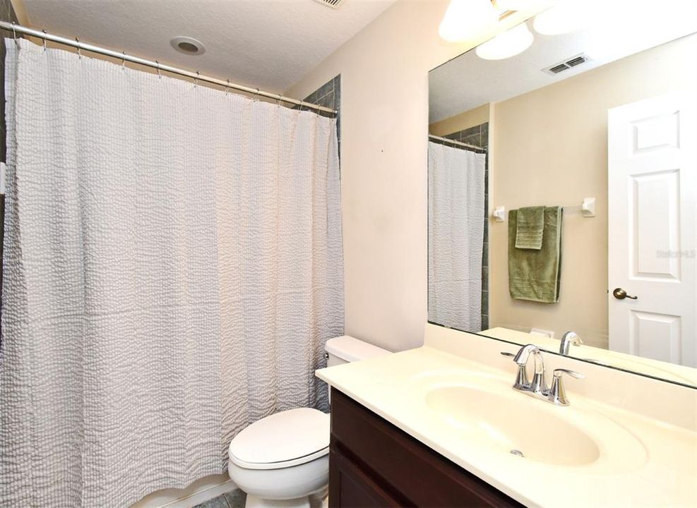 En Venta: $369,900 (3 camas, 2 baños, 1914 Pies cuadrados)