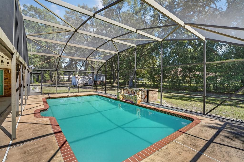 For Sale: $405,000 (3 beds, 2 baths, 1981 Square Feet)