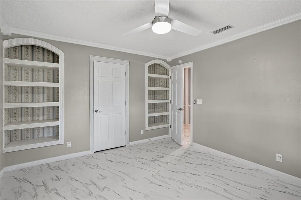 For Sale: $405,000 (3 beds, 2 baths, 1981 Square Feet)