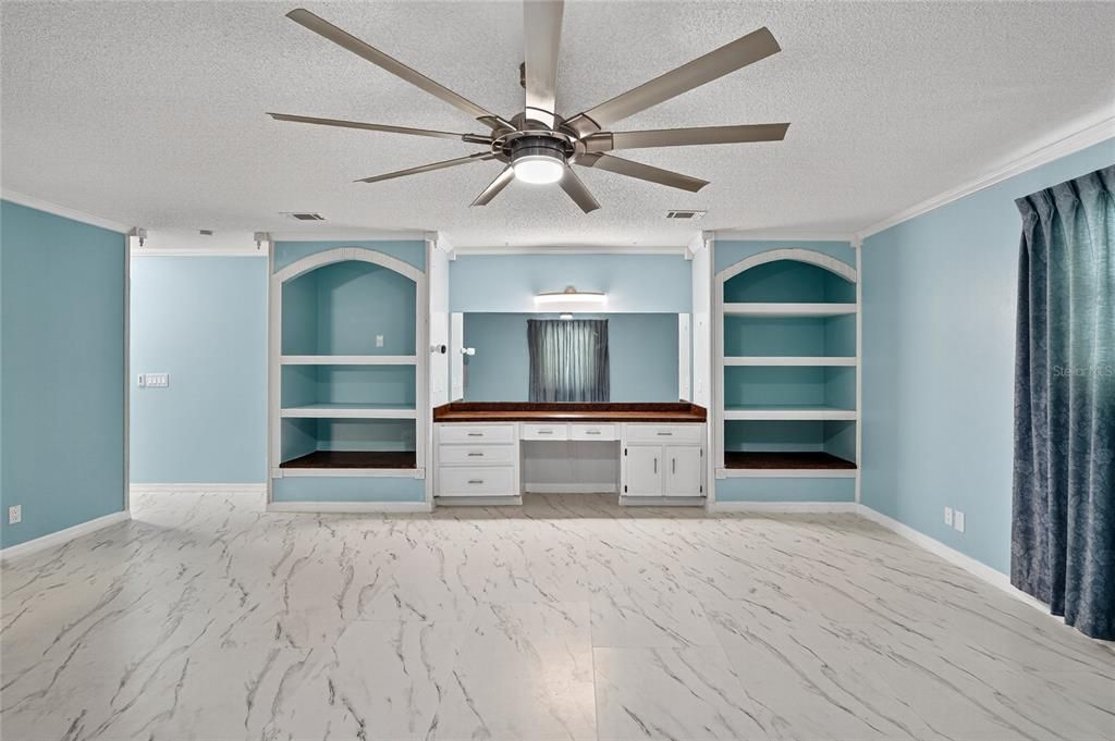 For Sale: $405,000 (3 beds, 2 baths, 1981 Square Feet)