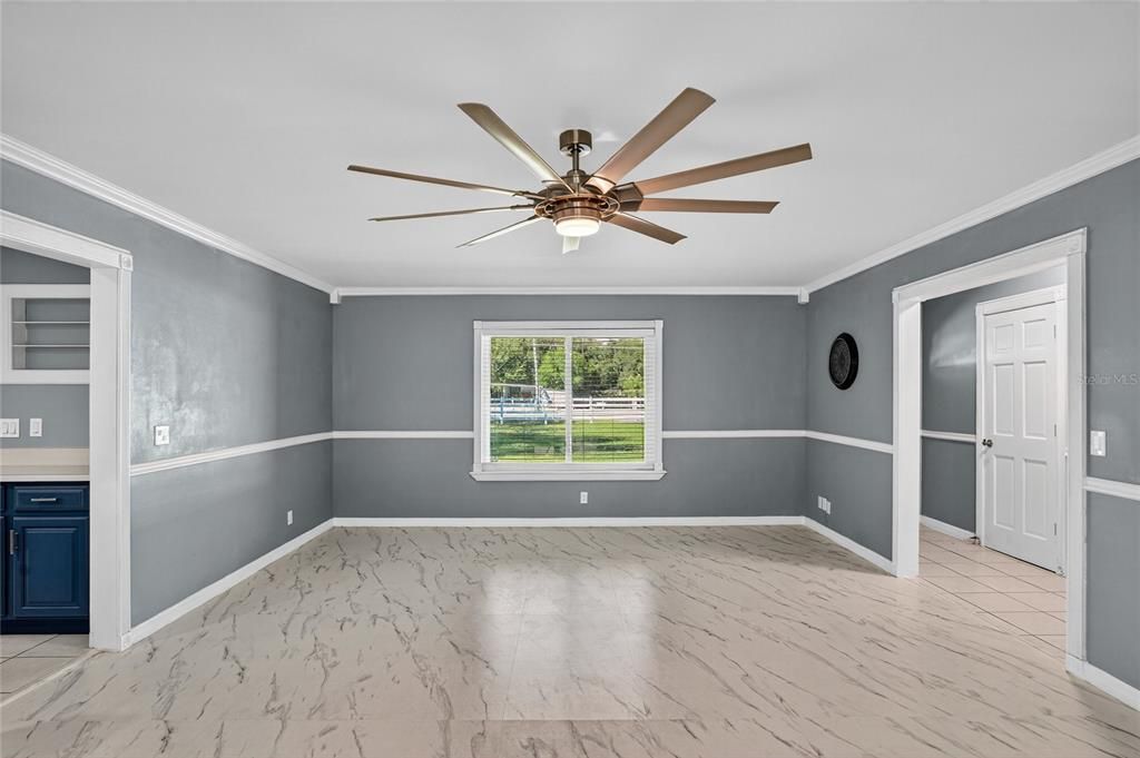 For Sale: $405,000 (3 beds, 2 baths, 1981 Square Feet)