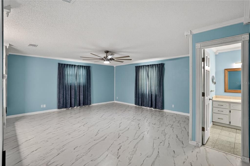 For Sale: $405,000 (3 beds, 2 baths, 1981 Square Feet)