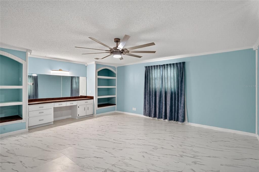 For Sale: $405,000 (3 beds, 2 baths, 1981 Square Feet)