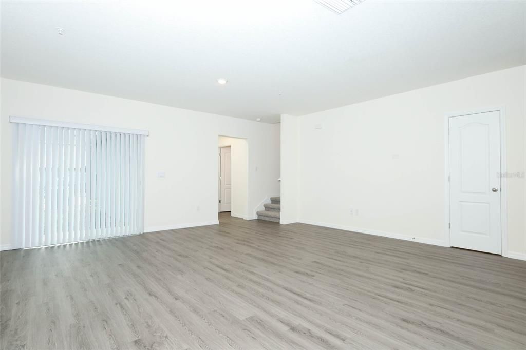 出租: $2,295 (3 贝兹, 2 浴室, 1640 平方英尺)