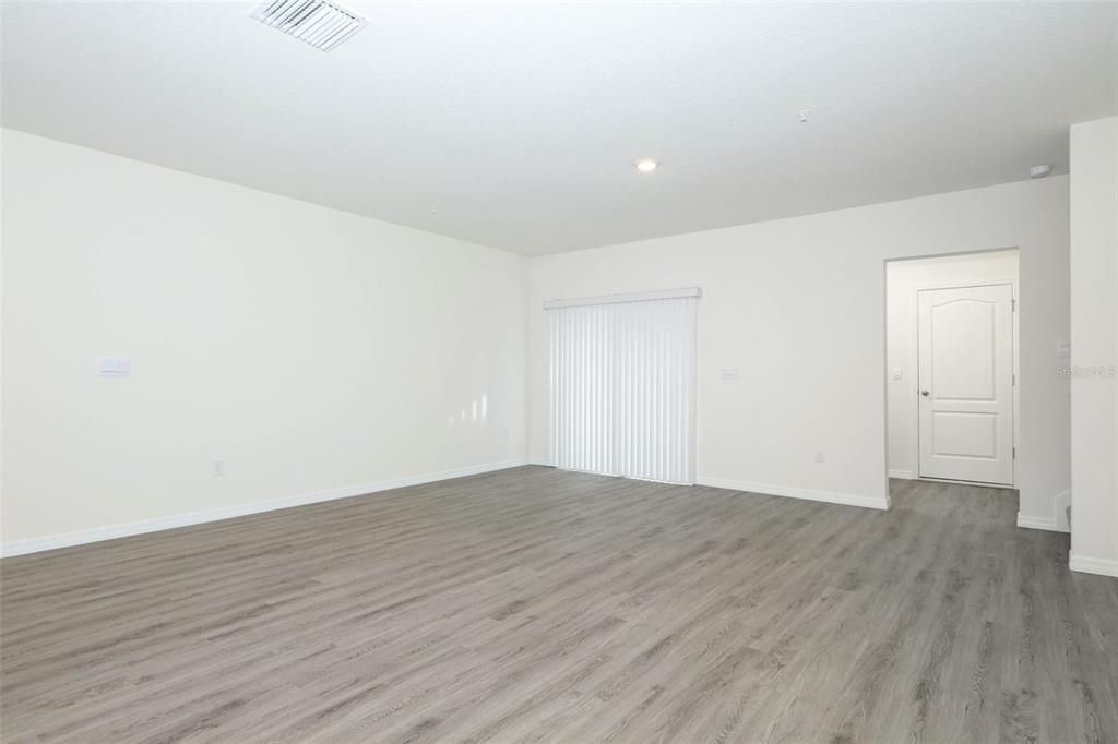 出租: $2,295 (3 贝兹, 2 浴室, 1640 平方英尺)