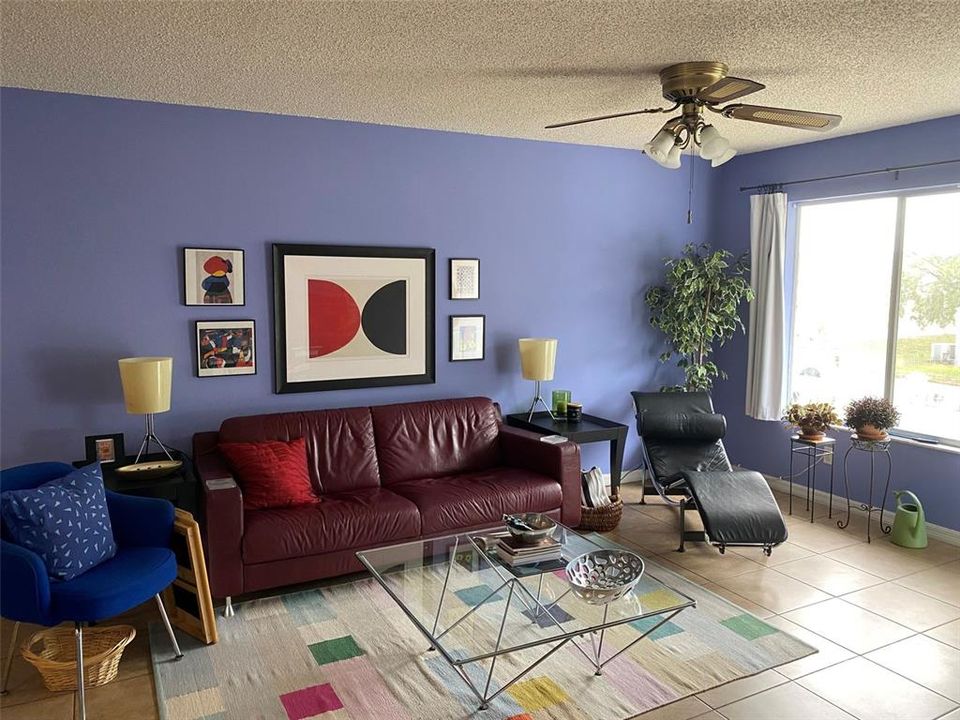 待售: $168,000 (2 贝兹, 2 浴室, 1140 平方英尺)