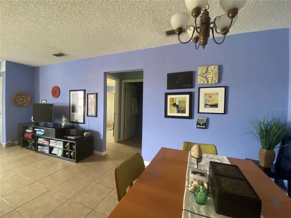 待售: $168,000 (2 贝兹, 2 浴室, 1140 平方英尺)