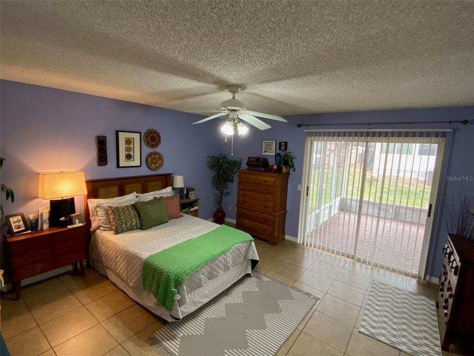 待售: $168,000 (2 贝兹, 2 浴室, 1140 平方英尺)