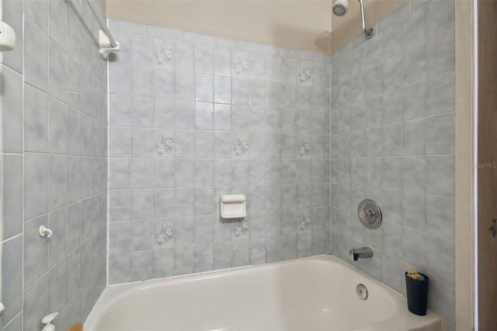 待售: $260,000 (2 贝兹, 2 浴室, 1397 平方英尺)