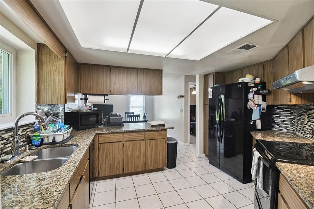 待售: $260,000 (2 贝兹, 2 浴室, 1397 平方英尺)