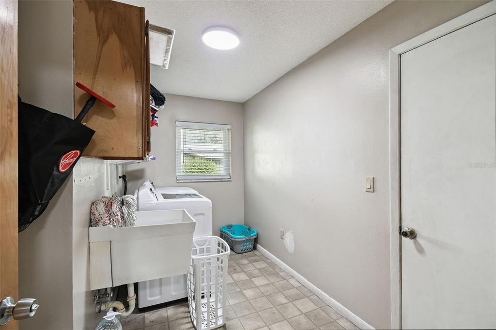 待售: $260,000 (2 贝兹, 2 浴室, 1397 平方英尺)